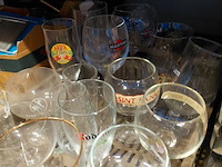 Lot 211 - lot verschillende soorten bierglazen 25 stuks - afbeelding 2 van  3