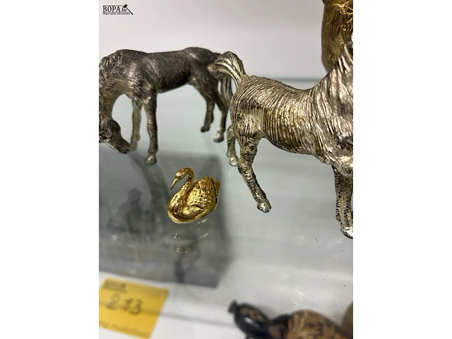 Lot 211 - metalen dierenfiguren - 6 stuks - afbeelding 3 van  6
