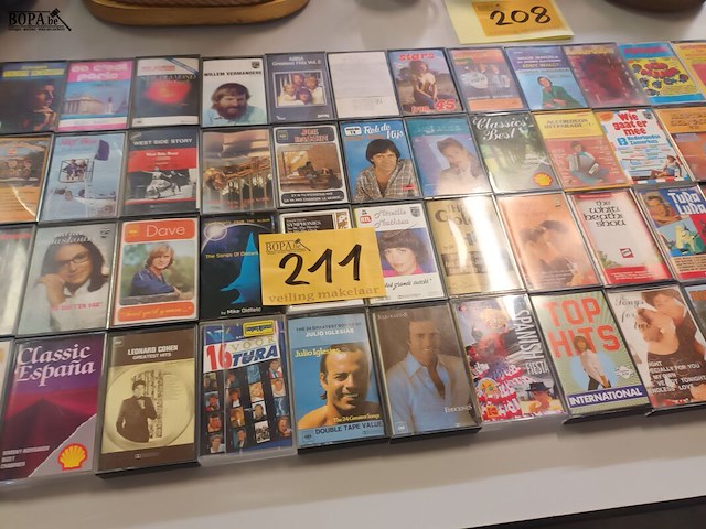 Lot 211 - muziek cassettes. 62 stuks - afbeelding 1 van  6