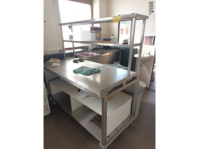 Lot 211 - rvs werktafel met chefrek - afbeelding 1 van  3