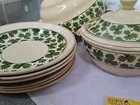 Lot 211 - vintage boch servies: diverse serveerkommen, 6 borden, soept - afbeelding 2 van  6
