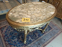 Lot 212 - antiek ovalen tafeltje - afbeelding 1 van  5