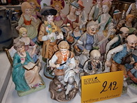 Lot 212 - biscuit beelden. 35 stuks - afbeelding 5 van  5