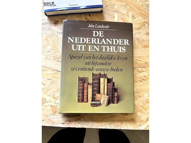 Lot 212 - de nederlander uit en thuis - afbeelding 1 van  6
