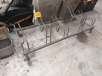 Lot 212 - fietsrek - afbeelding 1 van  3