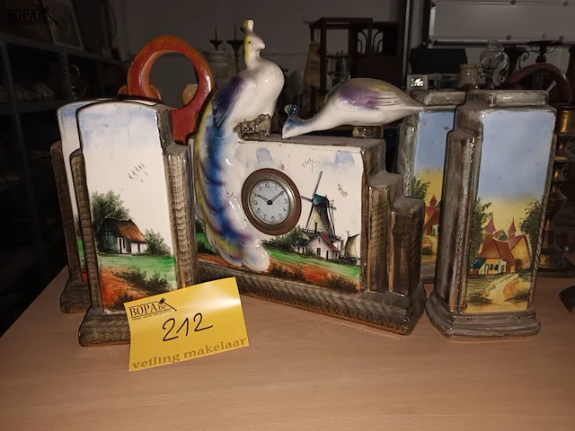 Lot 212 - schouwgarnituur - afbeelding 1 van  3