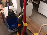 Lot 212 - steelstofzuiger en stoomreiniger - afbeelding 1 van  5