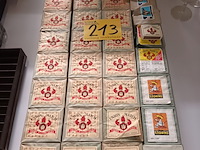 Lot 213 - antiek lucifers. 36 pakjes union match - afbeelding 1 van  3