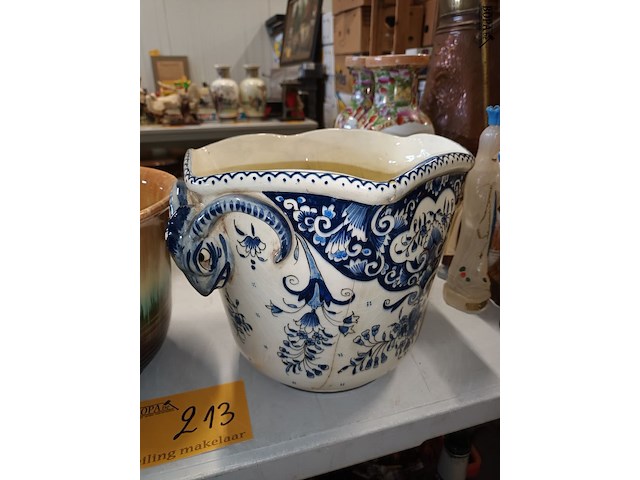 Lot 213 - bloempotten. 2 stuks - afbeelding 3 van  3