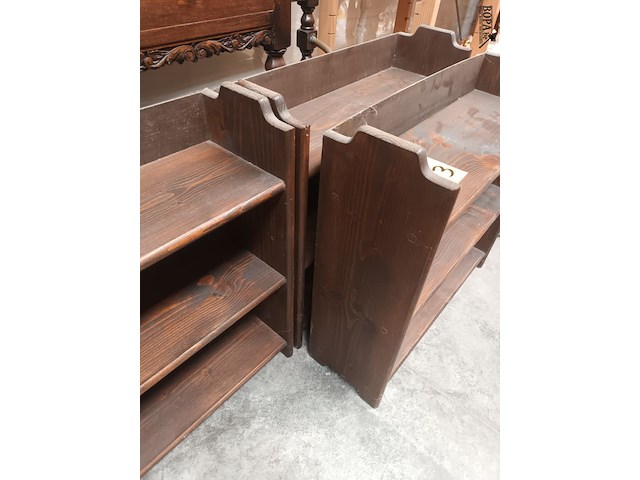 Lot 213 - boekenrek in 3 delen - afbeelding 4 van  5