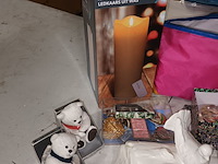 Lot 213 - decoratie - afbeelding 4 van  7