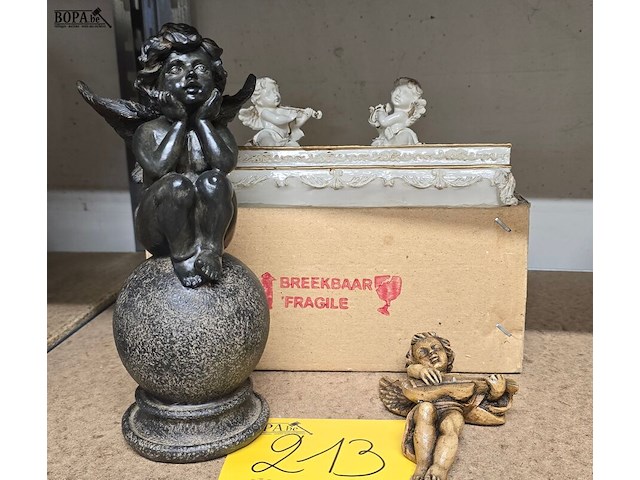 Lot 213 - decoratieve engeltjes 3 stuks - afbeelding 1 van  4