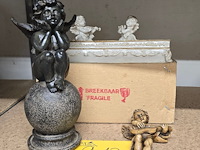 Lot 213 - decoratieve engeltjes 3 stuks - afbeelding 1 van  4