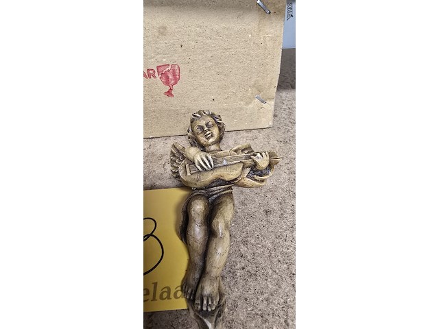 Lot 213 - decoratieve engeltjes 3 stuks - afbeelding 3 van  4