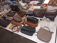 Lot 213 - handtassen en portefeuilles. 24 stuks - afbeelding 2 van  5