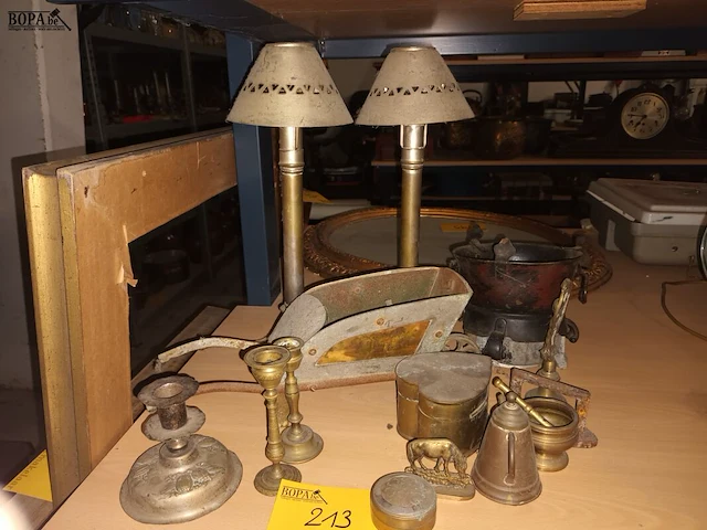 Lot 213 - koperen decoratie. 14 stuks - afbeelding 1 van  4
