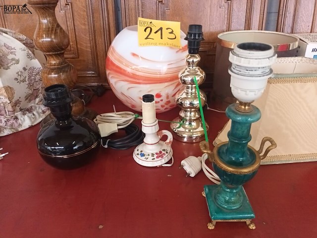 Lot 213 - lampedairs. 11 stuks - afbeelding 3 van  6