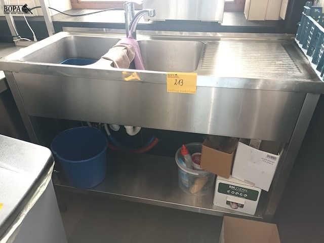 Lot 213 - rvs spoeltafel - afbeelding 1 van  3