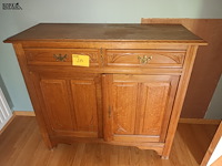 Lot 214 - antiek houten kast - afbeelding 1 van  5