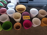 Lot 214 - bloempotten. 32 stuks - afbeelding 1 van  4