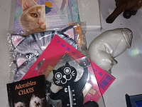 Lot 214 - decoratie met poezen - afbeelding 5 van  6