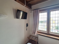 Lot 214 - inhoud hotelkamer - afbeelding 2 van  3