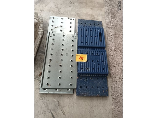Lot 214 - ladder loopplatform - 2 sets - afbeelding 1 van  4