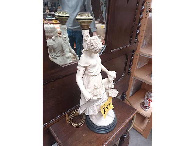 Lot 214 - lampedaire in ivorine - afbeelding 2 van  3