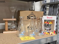 Lot 214 - lot glazen en karaffen ong 13 stuks - afbeelding 1 van  5