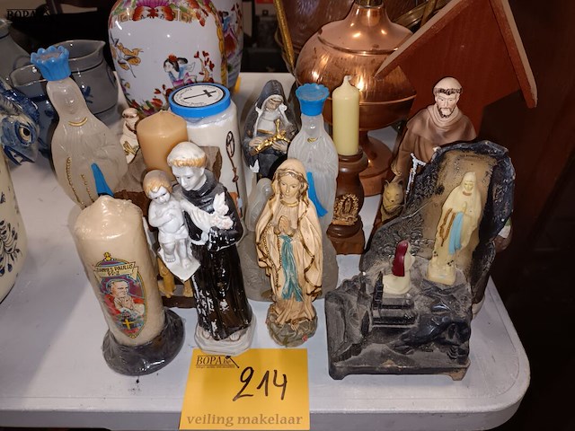 Lot 214 - religieuze deco. 13 stuks - afbeelding 1 van  4