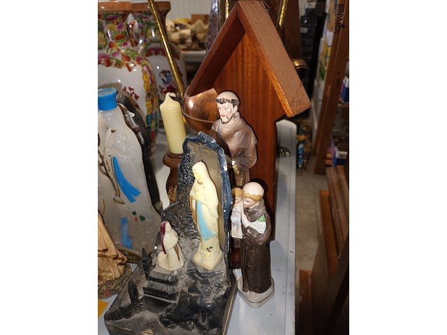 Lot 214 - religieuze deco. 13 stuks - afbeelding 2 van  4