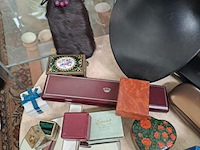 Lot 214 - verzameling juwelendoosjes - brillendozen - guzzi - bulgari - afbeelding 2 van  6