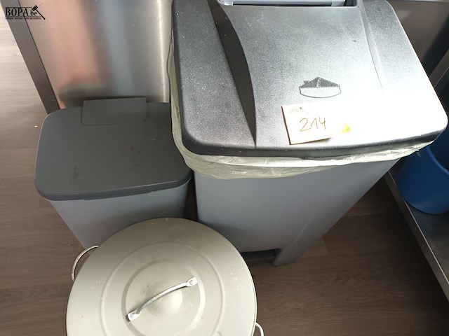 Lot 214 - vuilnisbak. 3 stuks - afbeelding 2 van  3