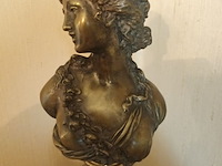 Lot 215 - bronzen beeld op sokkel - afbeelding 2 van  4