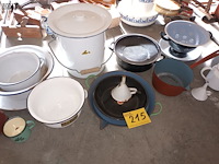 Lot 215 - emaille huisraad. 17 stuks - afbeelding 1 van  5