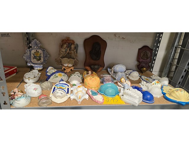 Lot 215 - lot wijwatervatjes ong 24 stuks - afbeelding 1 van  7