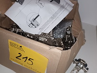 Lot 215 - materiaal voor bevestiging kastdeuren - afbeelding 3 van  5