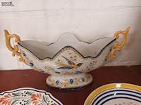 Lot 215 - sierschaal en borden quimper. 3 stuks - afbeelding 2 van  6