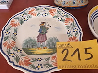 Lot 215 - sierschaal en borden quimper. 3 stuks - afbeelding 3 van  6