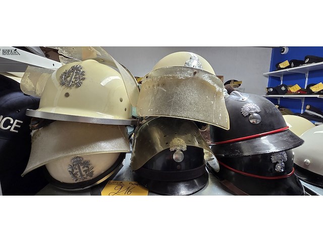 Lot 216 - belgië 6 helmen - afbeelding 1 van  4