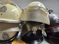 Lot 216 - belgië 6 helmen - afbeelding 1 van  4