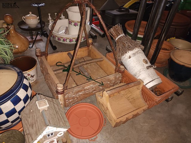 Lot 216 - bloempotten. 19 stuks - afbeelding 4 van  4