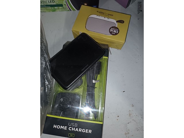 Lot 216 - huisraad en decoratie - afbeelding 6 van  6