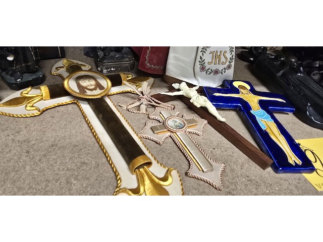 Lot 216 - lot religie ong 18 stuks - afbeelding 3 van  9