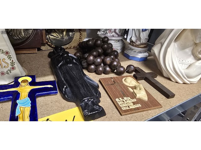 Lot 216 - lot religie ong 18 stuks - afbeelding 6 van  9