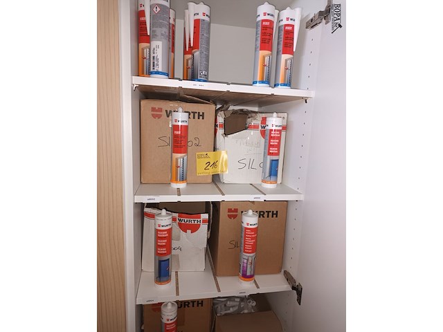 Lot 216 - siliconen en lijmen. ca. 30 stuks - afbeelding 1 van  5