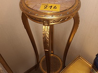 Lot 216 - vergulde antieke sokkel - afbeelding 2 van  4