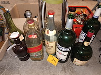 Lot 216 - verzamelflessen xl. 9 stuks - afbeelding 1 van  6