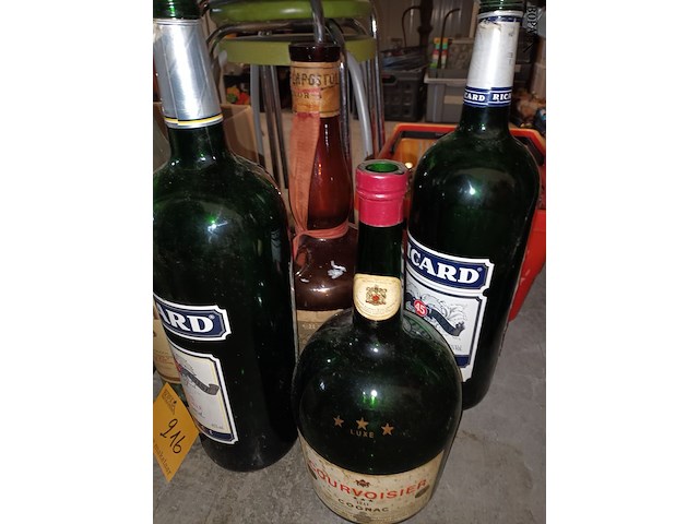 Lot 216 - verzamelflessen xl. 9 stuks - afbeelding 4 van  6