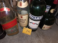 Lot 216 - verzamelflessen xl. 9 stuks - afbeelding 6 van  6